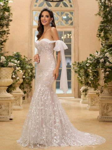 Elegant, Gorgeous And Charming White Contrast Champagne One-Shoulder Applique, Cups, Bodice And Maxi Skirt, Perfect For Bachelorette Parties, Weddings, Holiday Balls , Trailing Wedding Dress