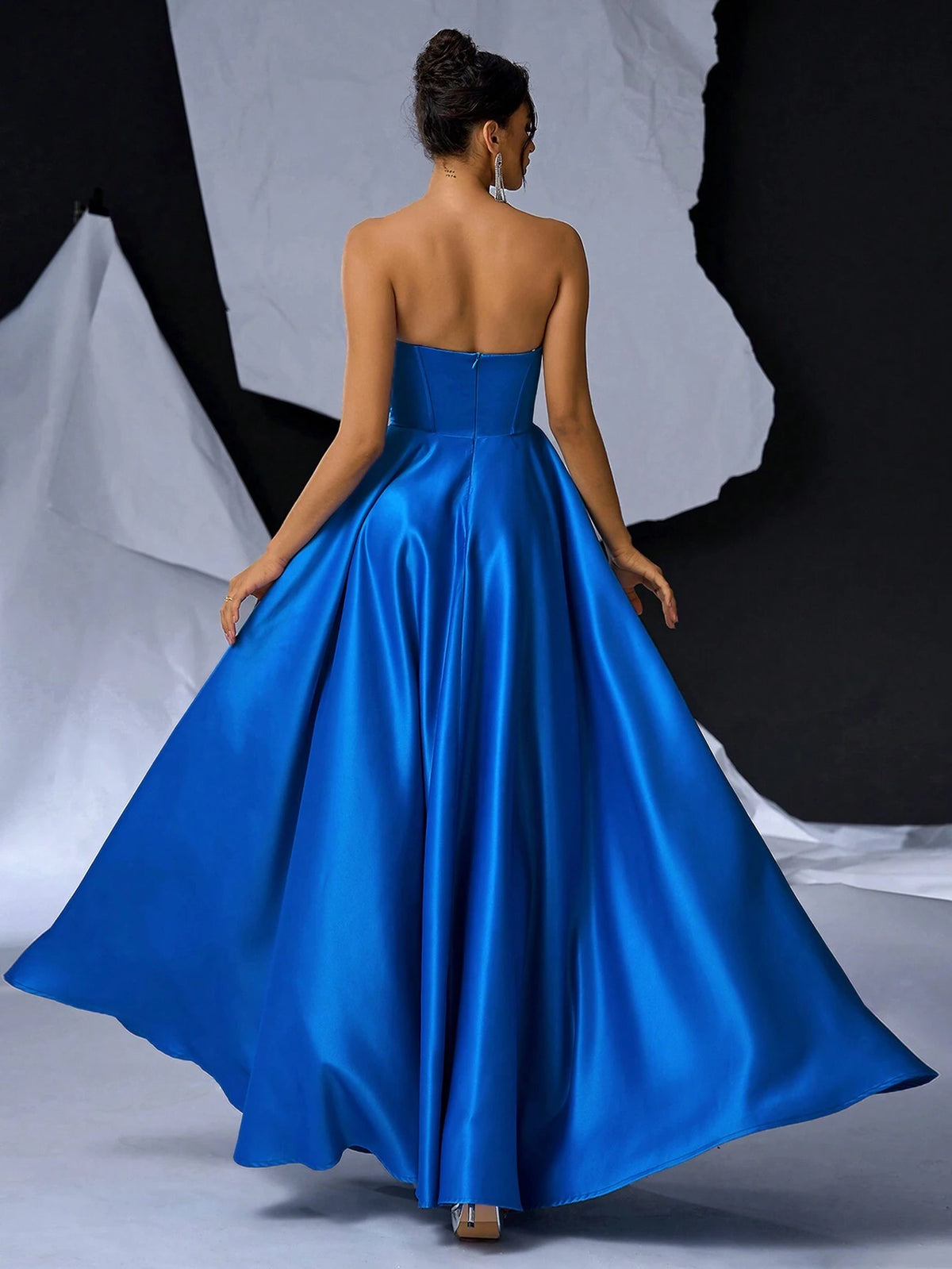 Elegant, Gorgeous And Cute, Dark Blue Sequin Stitching, Bright Satin Fabric Breast Cup With Fishbone Ruffles, Suitable For Weddings, Festivals, Parties, Proms And Graduation Ceremonies. Oversized Floor-Length Evening Gown (Heavy Industry Style)