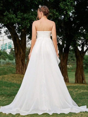 Elegant, Gorgeous And Cute Women's Lace And Organza Patchwork Wedding Dress  And Long Train. Suitable For Parties, Dances, Vacation Lawn Weddings, Flowing Hem, Informal Wedding Dresses.