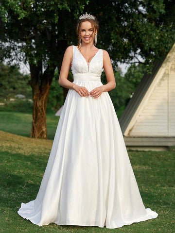 Elegant, Gorgeous And Luxurious White Simple V-Shaped 3D Three-Dimensional Flower , Festivals, Parties, Dances, Holiday Trains Satin Oversized Floor-Length Pleated Casual Wedding Dress