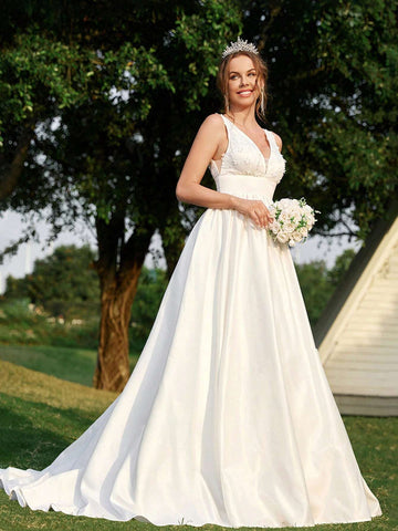 Elegant, Gorgeous And Luxurious White Simple V-Shaped 3D Three-Dimensional Flower , Festivals, Parties, Dances, Holiday Trains Satin Oversized Floor-Length Pleated Casual Wedding Dress