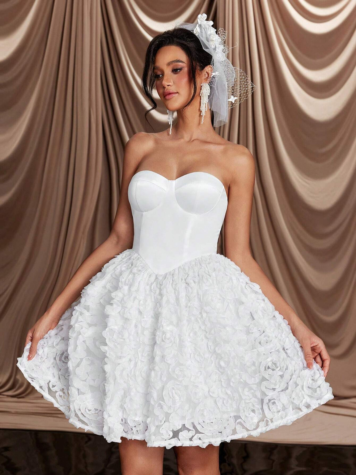 Elegant, Gorgeous And Romantic White Beaded Sequins Spliced Three-Dimensional Flower Fabric Strapless Tutu Skirt Suitable For Wedding Party Bridal Shower Dress