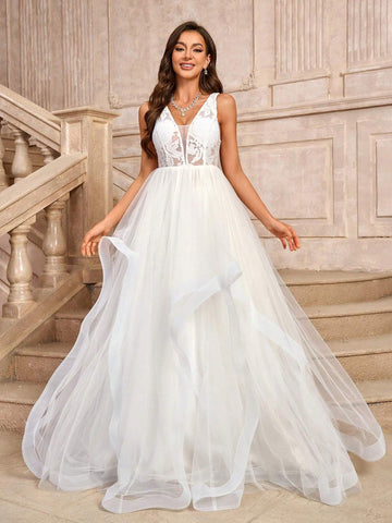 Elegant, Gorgeous And Sexy White Beaded Lace Oversized A-Hem With Long Train Suitable For Wedding Events Bachelor Party Holiday Prom Bride Wedding Dress