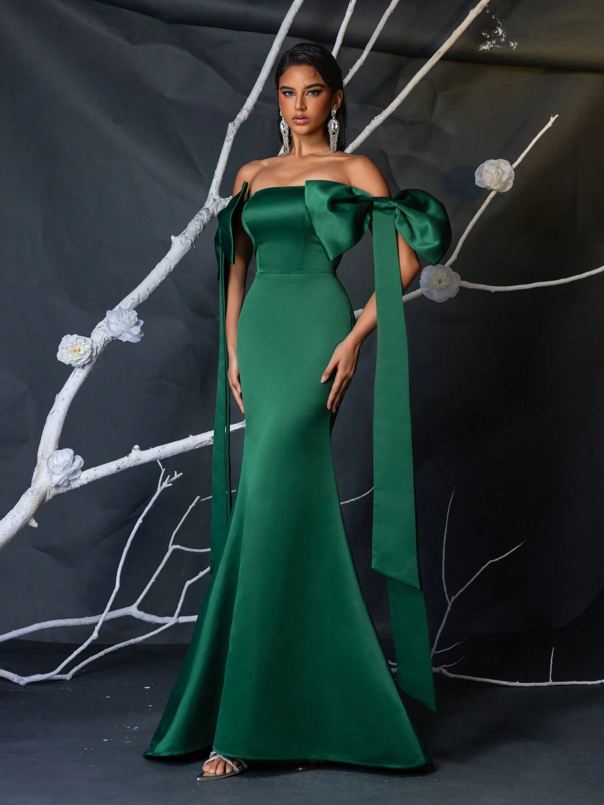 Elegant Green Woven Taffeta Strapless Butterfly Sleeve High Waist Fishtail Maxi Dress With Adjustable Tie Back, Suitable For Dates, Parties, Weddings And Formal Occasions