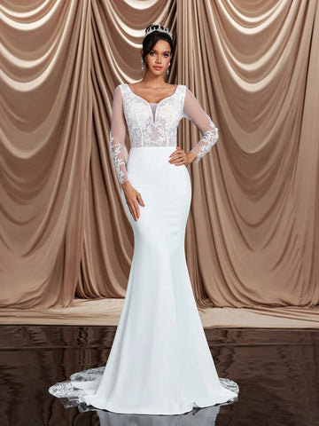 Elegant Luxurious Ivory V-Neck Sexy Backless Lace Splice Stretchy Bodycon Fishtail Maxi Dress With Detachable Train, Suitable For Weddings, Parties, And Bridal Ceremonies