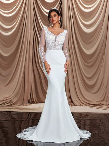 Elegant Luxurious Ivory V-Neck Sexy Backless Lace Splice Stretchy Bodycon Fishtail Maxi Dress With Detachable Train, Suitable For Weddings, Parties, And Bridal Ceremonies