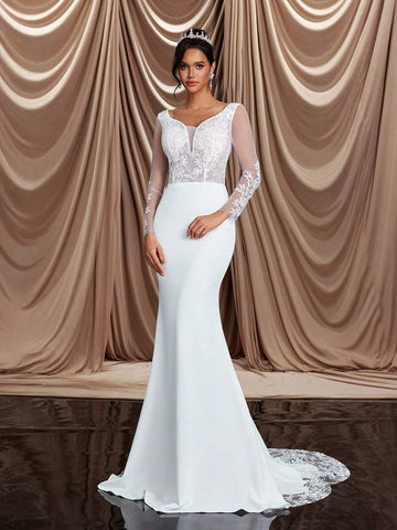Elegant Luxurious Ivory V-Neck Sexy Backless Lace Splice Stretchy Bodycon Fishtail Maxi Dress With Detachable Train, Suitable For Weddings, Parties, And Bridal Ceremonies