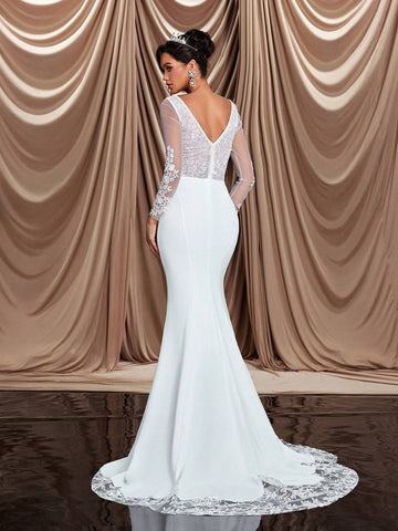 Elegant Luxurious Ivory V-Neck Sexy Backless Lace Splice Stretchy Bodycon Fishtail Maxi Dress With Detachable Train, Suitable For Weddings, Parties, And Bridal Ceremonies