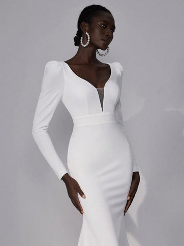 Elegant Luxurious Romantic White Sexy Open Back V-Neck Stretchy Knit Mermaid Maxi Dress With Extra Long Train, Suitable For Wedding,Party,Bachelor/Bachelorette Party,Vacation,Ball