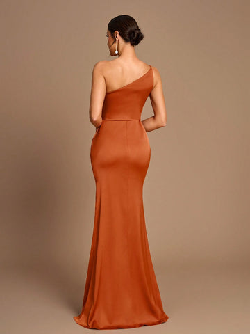 Elegant Rust Brown One-Shoulder Large Pearl Woven And Pleated Slim Fishtail Hem High Slit Suitable For Date Wedding Formal Bridesmaid Dress