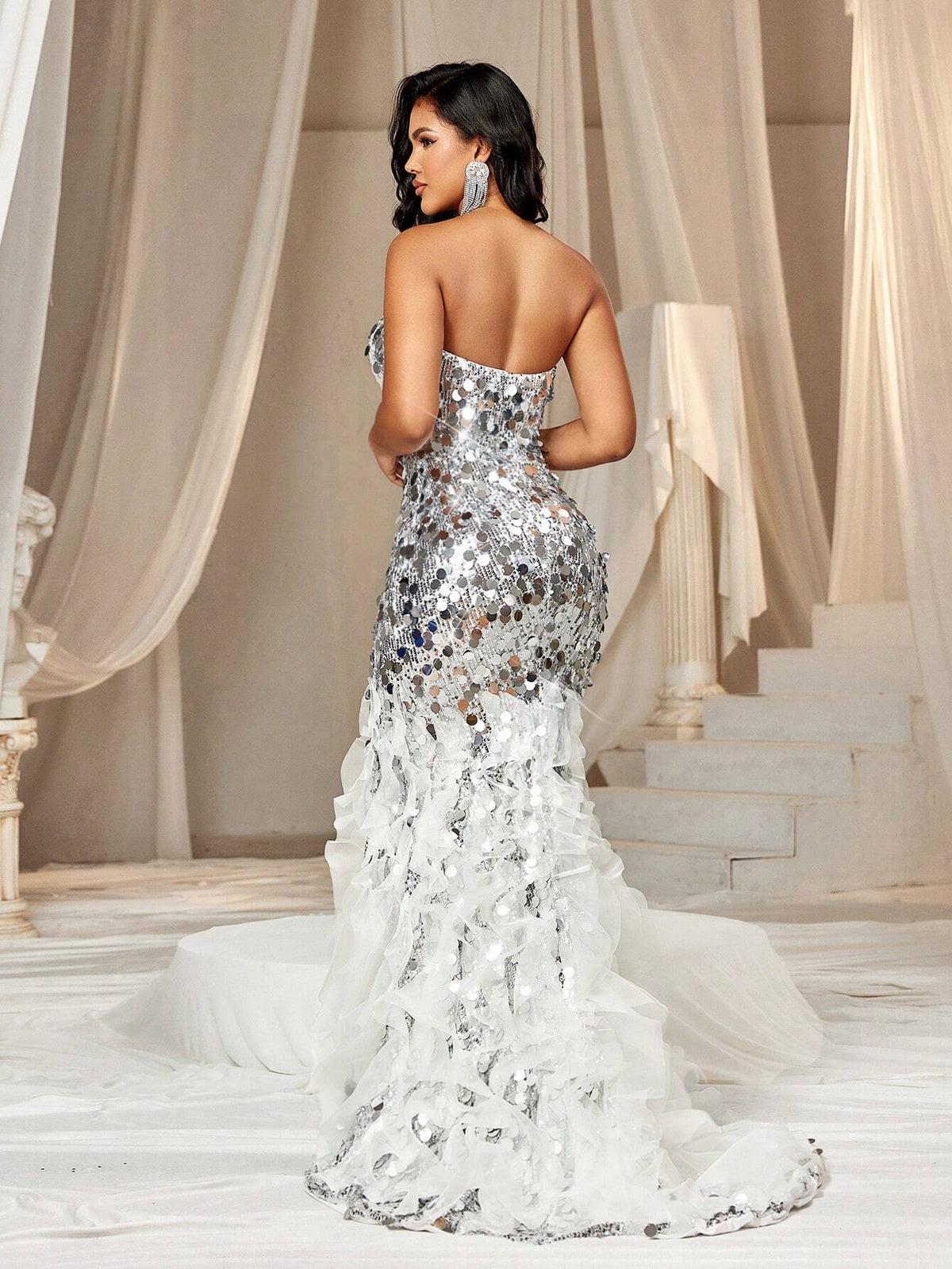 Elegant, Sexy And Atmospheric Strapless Fishtail Gown With Fine Beading, Decorative Bow On The Back Of The Waist, Lace Embellishments, And Hollow Out Design. Perfect For Heavy-Duty Occasions.
