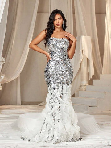 Elegant, Sexy And Atmospheric Strapless Fishtail Gown With Fine Beading, Decorative Bow On The Back Of The Waist, Lace Embellishments, And Hollow Out Design. Perfect For Heavy-Duty Occasions.