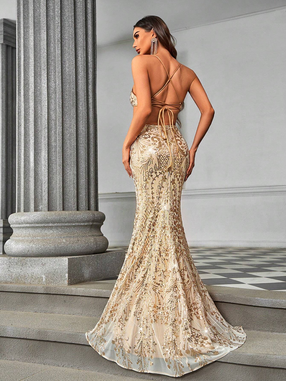 Elegant Sexy Luxurious Champagne-Colored Beaded Straps Side Cutout High-Waisted Mermaid Evening Dress, With High Slit And Open Back And Train, Suitable For Formal Occasions