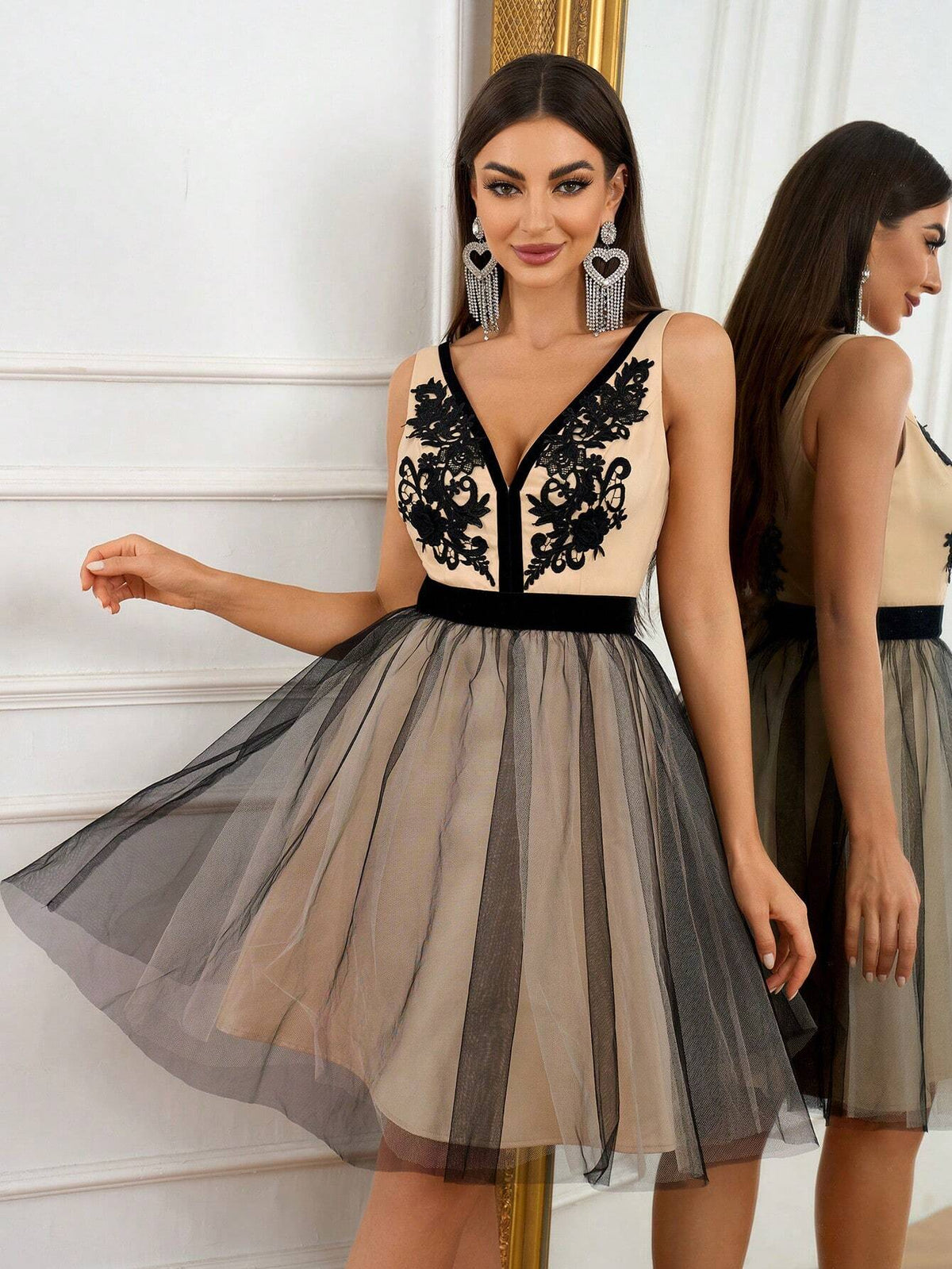 Elegant Women's Black Embroidered Mesh Dress With Contrast Trim, Puffy Mesh Skirt Hem, High-Waist, Backless Design, Suitable For Graduation Parties, School Dances, Afternoon Tea Gatherings, Dates, Parties And Other Formal Occasions