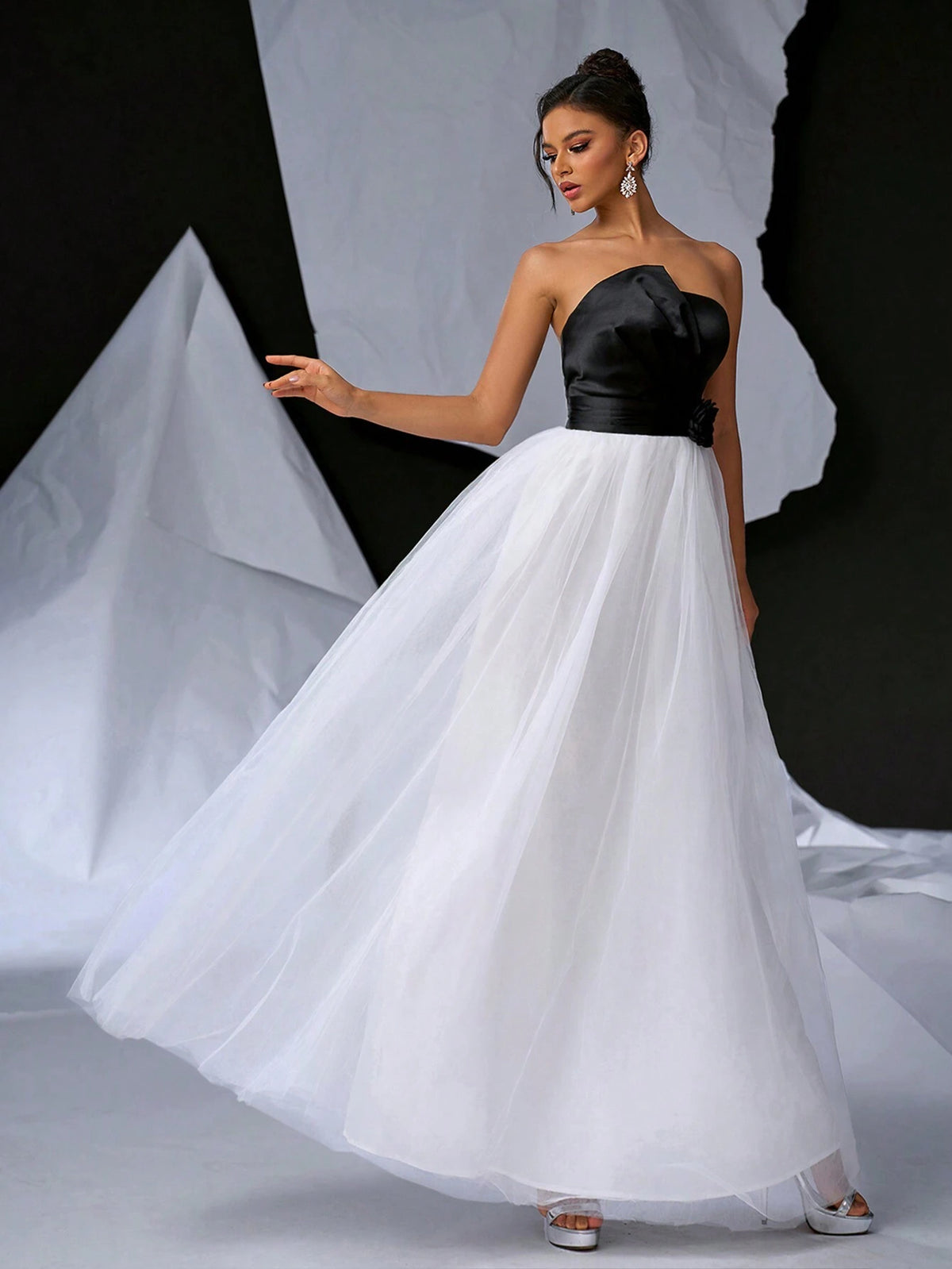 Elegant & Romantic Black & White Strapless High Waist Dress With Decorative Neckline, Satin Top And Multi-Layered Mesh Skirt Overlay For Women (Heavyweight)