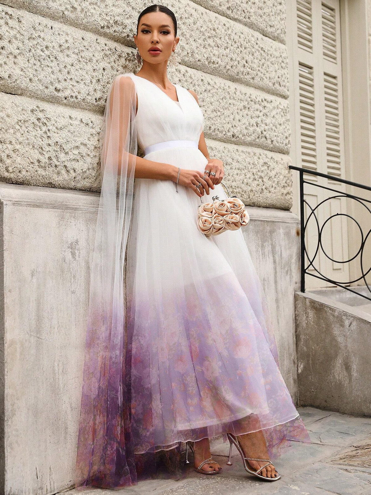 Elegant & Romantic Flower Pattern Printed Gradient V-Neck Sleeveless Wedding Dress