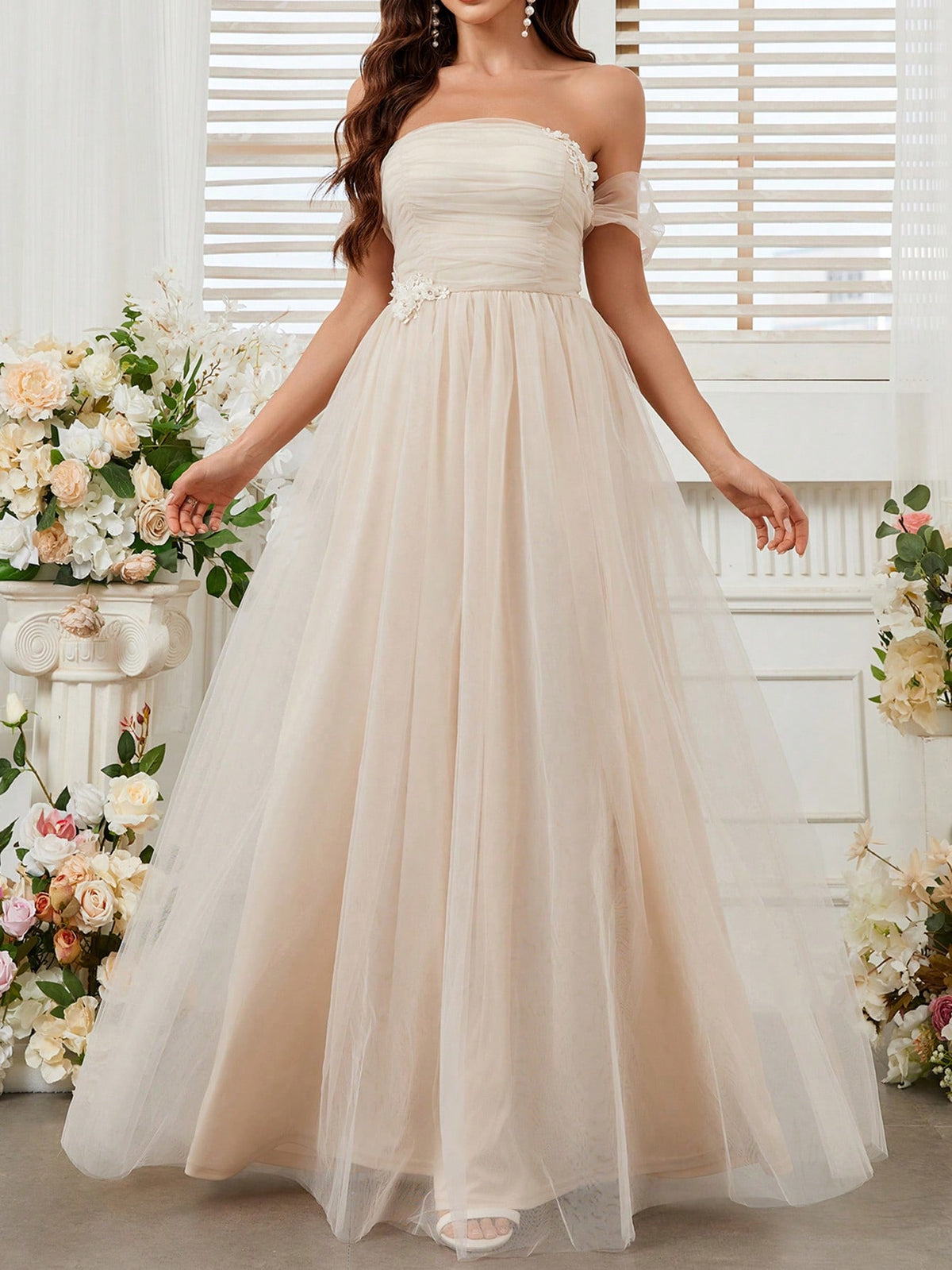 Ladies Elegant Romantic Bridesmaid Dress Line Shoulder Body Pleated Design Decal Details Flowing Ap