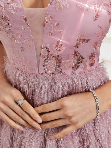 Ladies' Elegant V-Neckline Beaded Lace A-Line Prom Dress