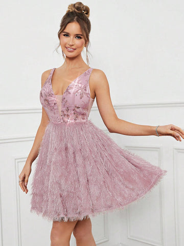 Ladies' Elegant V-Neckline Beaded Lace A-Line Prom Dress