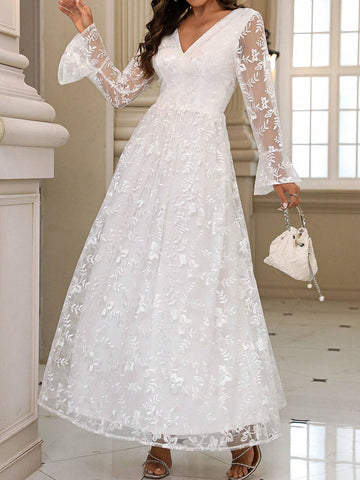 Ladies' Romantic Long Sleeve V-Neck Embroidered Wedding Dress