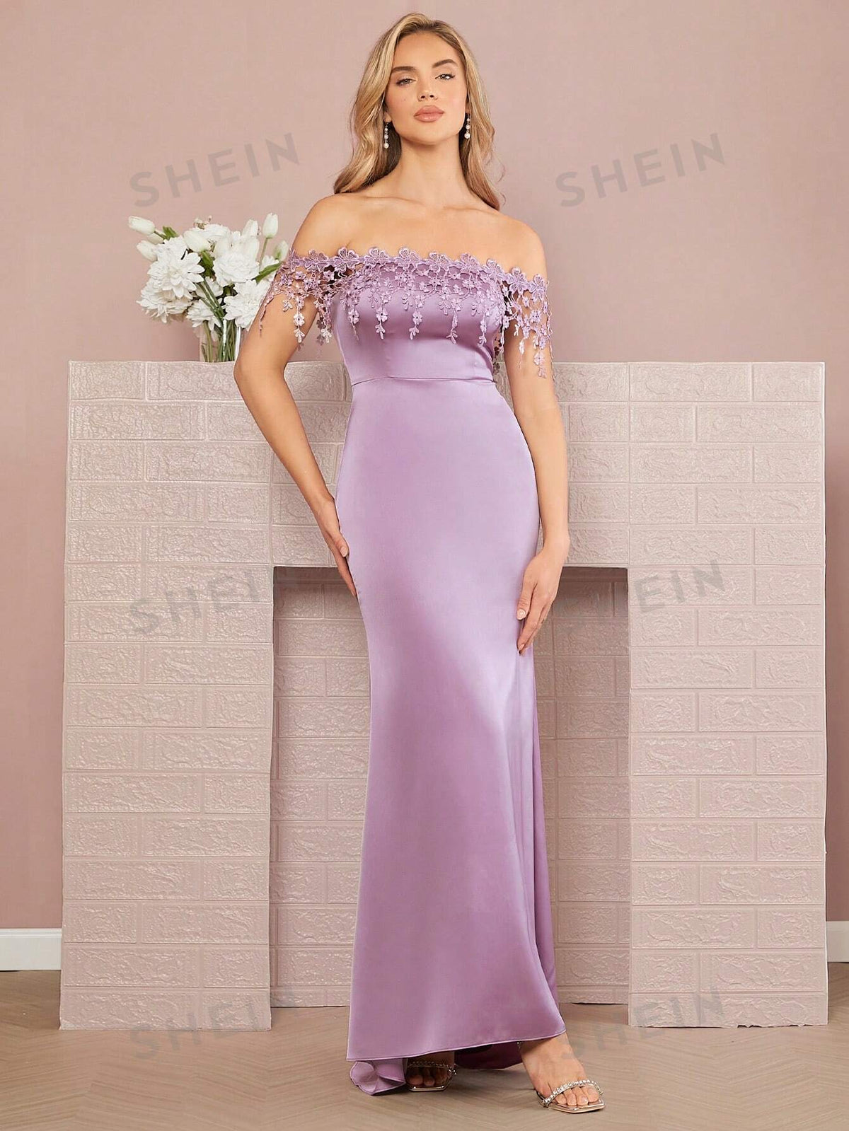 Off Shoulder Appliques Detail Mermaid Hem Bridesmaid Dress