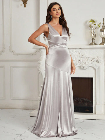 Plunging Neck Mermaid Hem Bridesmaid Dress