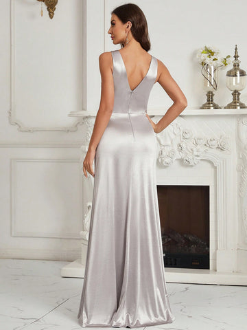 Plunging Neck Mermaid Hem Bridesmaid Dress
