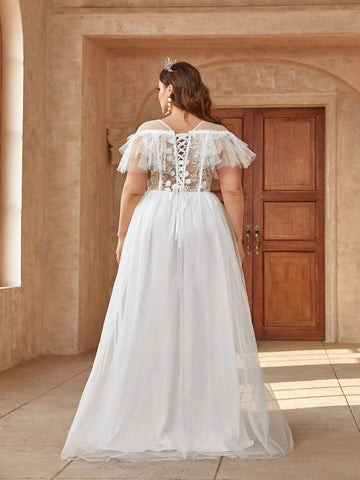 Plus Size Elegant Wedding Dress With Embroidery, Mesh Splice And Ruffle Hem Design