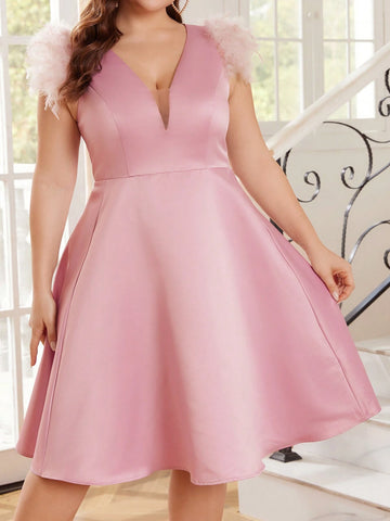 Plus Size Feather Decorated Elegant Cocktail Party Formal Dress