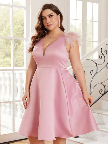 Plus Size Feather Decorated Elegant Cocktail Party Formal Dress