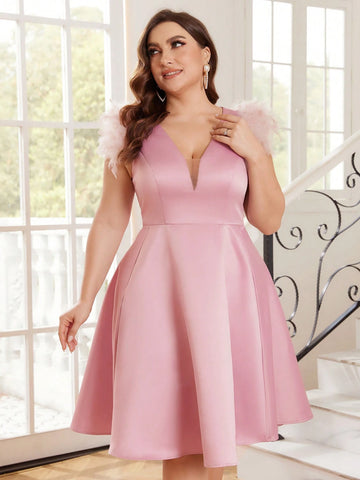 Plus Size Feather Decorated Elegant Cocktail Party Formal Dress
