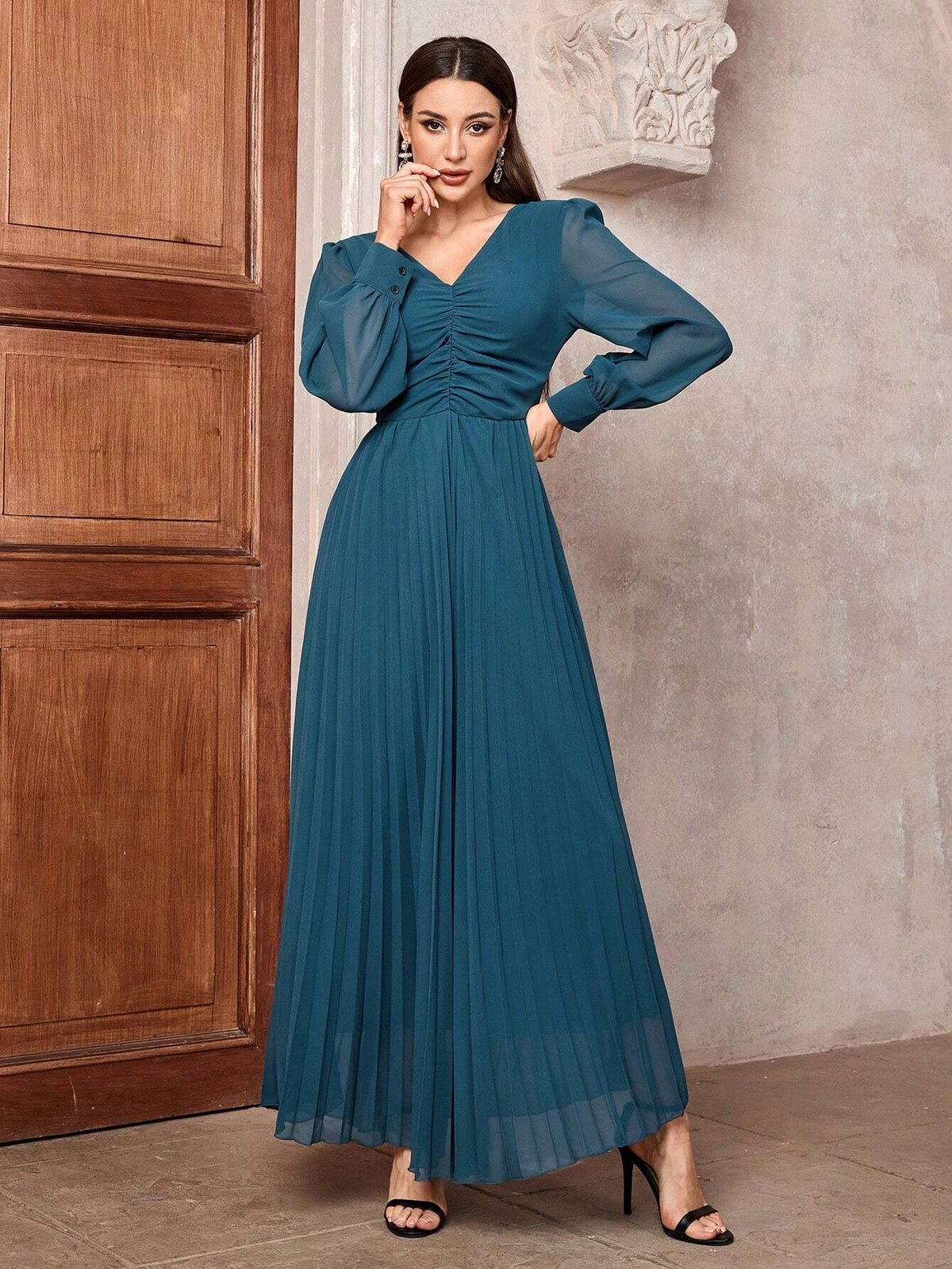 Women's Solid Pleated V-Neck Ball Gown Dress With Oversized Skirt