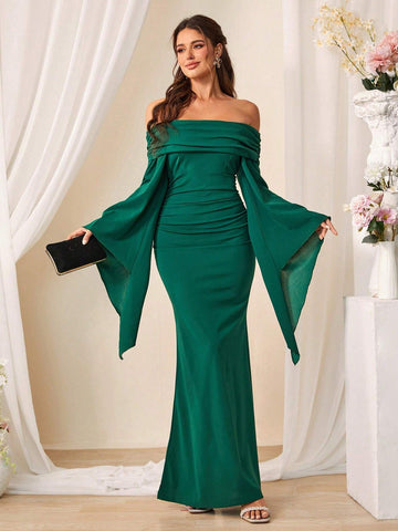 Solid Color Off Shoulder Trumpet Sleeve Mermaid Bridesmaid Dress