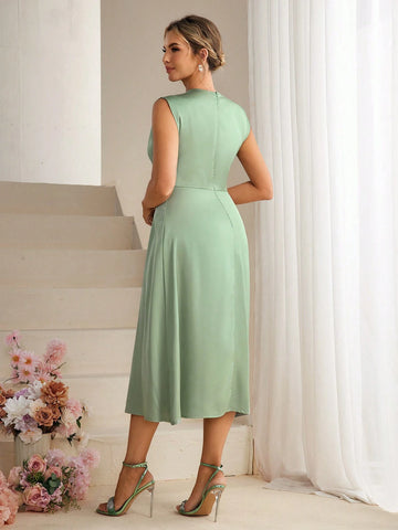 Solid Color Sleeveless Bridesmaid Dress With Stand Collar And Cinched Waist