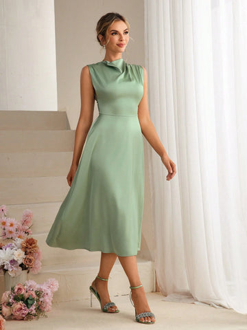 Solid Color Sleeveless Bridesmaid Dress With Stand Collar And Cinched Waist