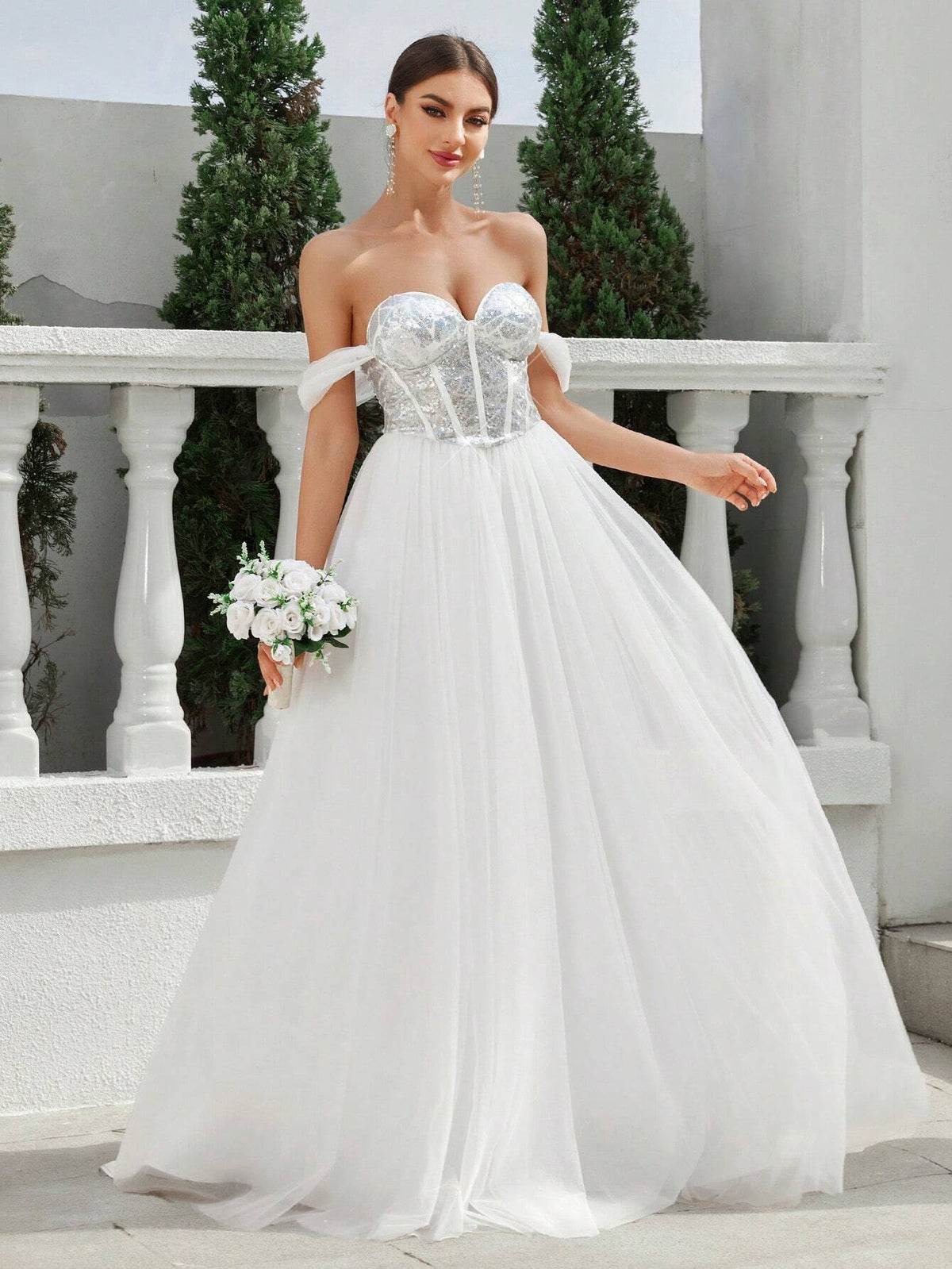 Strapless Line Shoulder Thin Flash Bead Waist Fishbone Mesh Flowing Large Skirt Back Binding Wedding Dress