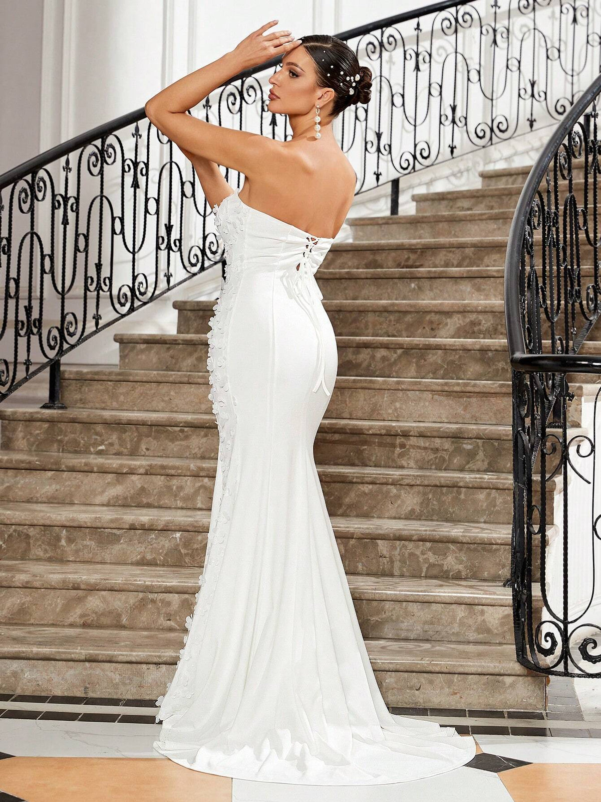 White Strapless Side Three-Dimensional Floral Curve Splicing Slim-Fit Floor-Length Fishtail Advanced Simple Wedding Dress