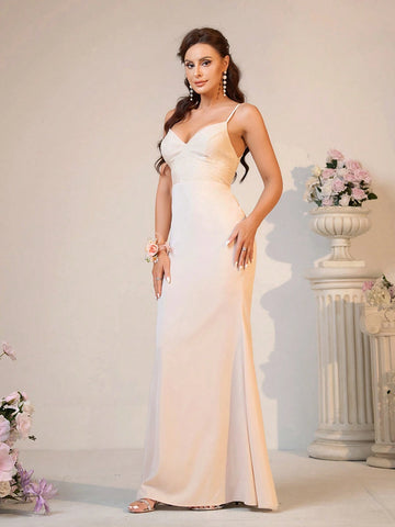 Women Elegant And Romantic Khaki-Colored Stretch Lace Fabric Spliced Soft And Comfortable Woven Fabric Suspender V-Neck Mini Fish-Tail Hem Backless Ear-Hook Strap Lace Connected Bridesmaid Dress.