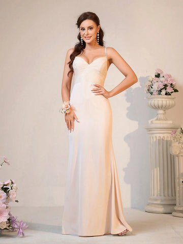 Women Elegant And Romantic Khaki-Colored Stretch Lace Fabric Spliced Soft And Comfortable Woven Fabric Suspender V-Neck Mini Fish-Tail Hem Backless Ear-Hook Strap Lace Connected Bridesmaid Dress.