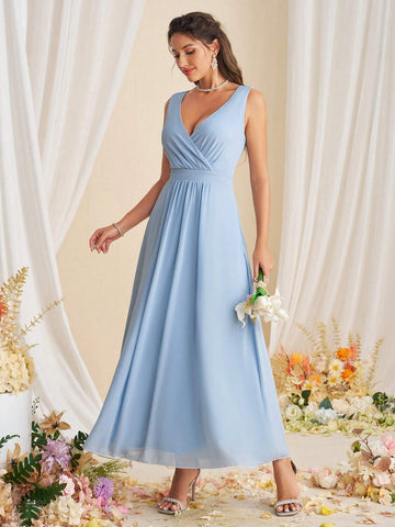 Women Sleeveless Elegant Bridesmaid Dress With Overlapping V-Neckline And Floor-Length