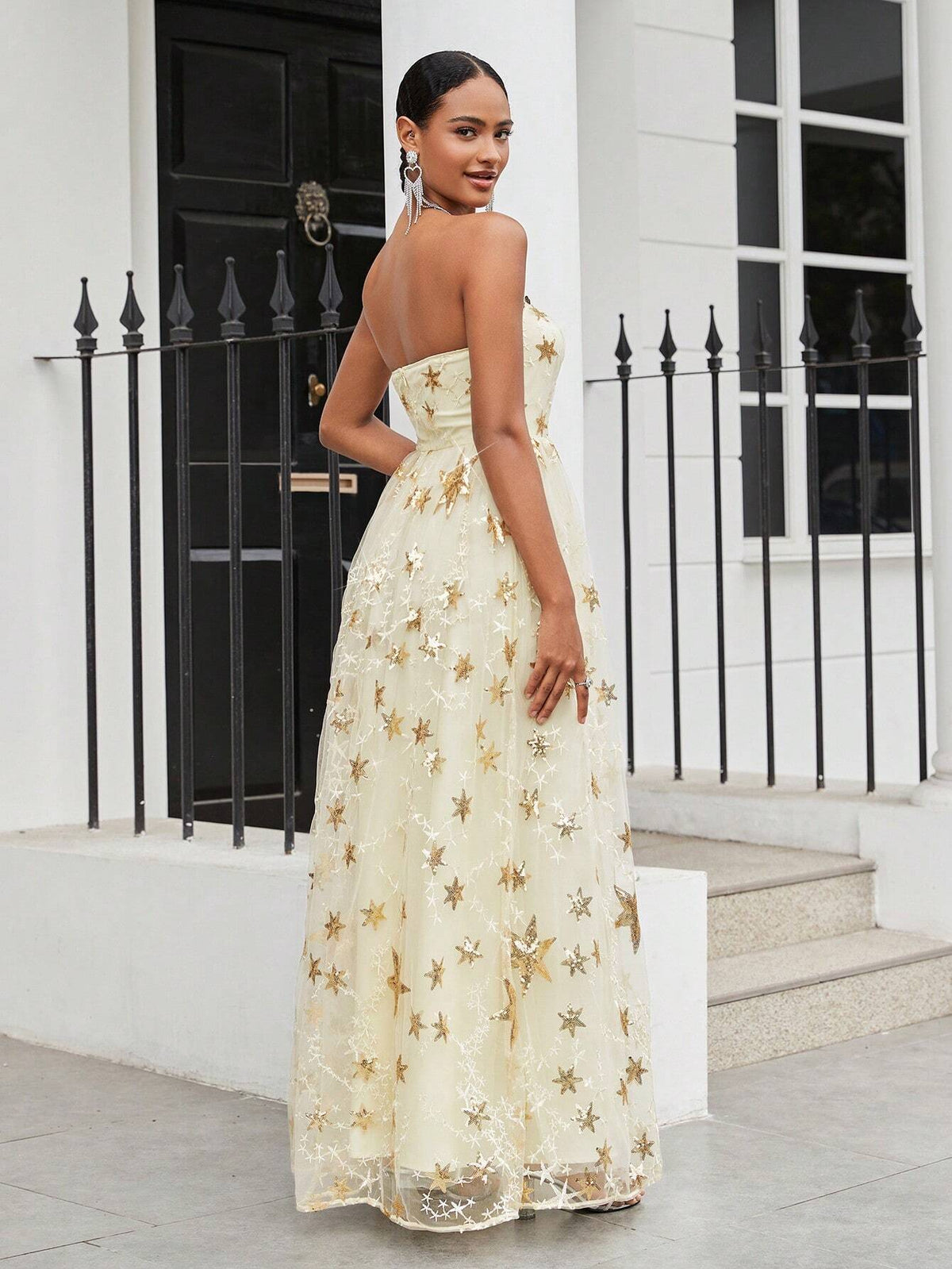 Women's Romantic & Gorgeous Beaded Star Embroidery Strapless Gold Fine Glitter Mesh FabricPuffy Hem Suitable For Attending Dinner Events Wedding Season Valentine's Day Graduation Season Holiday Women Formal Evening Derss