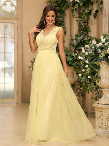 Women's Simple And Conservative Light Yellow Lace Spliced Mesh V-Neck Puffy Swing Dress With Mushroom Button Back Adjustable And Removable Head Elastic Waistband Suitable For Wedding Season Mother's Day And Formal Bridesmaid Dress