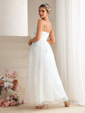 Women's White Embroidered Romantic Wedding Dress With Spaghetti Straps
