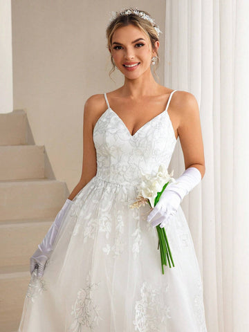 Women's White Embroidered Romantic Wedding Dress With Spaghetti Straps