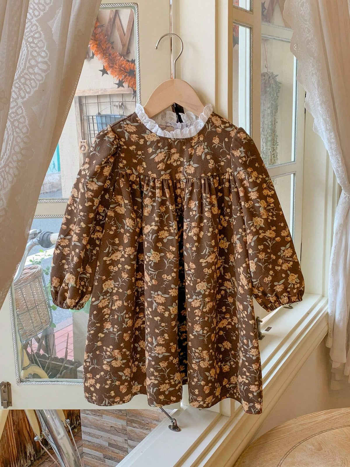 Blossori Young Girls Elegant French Style Dark Coffee Ditsy Floral Woven Loose Ruffled Collar Dress, Autumn/Winter