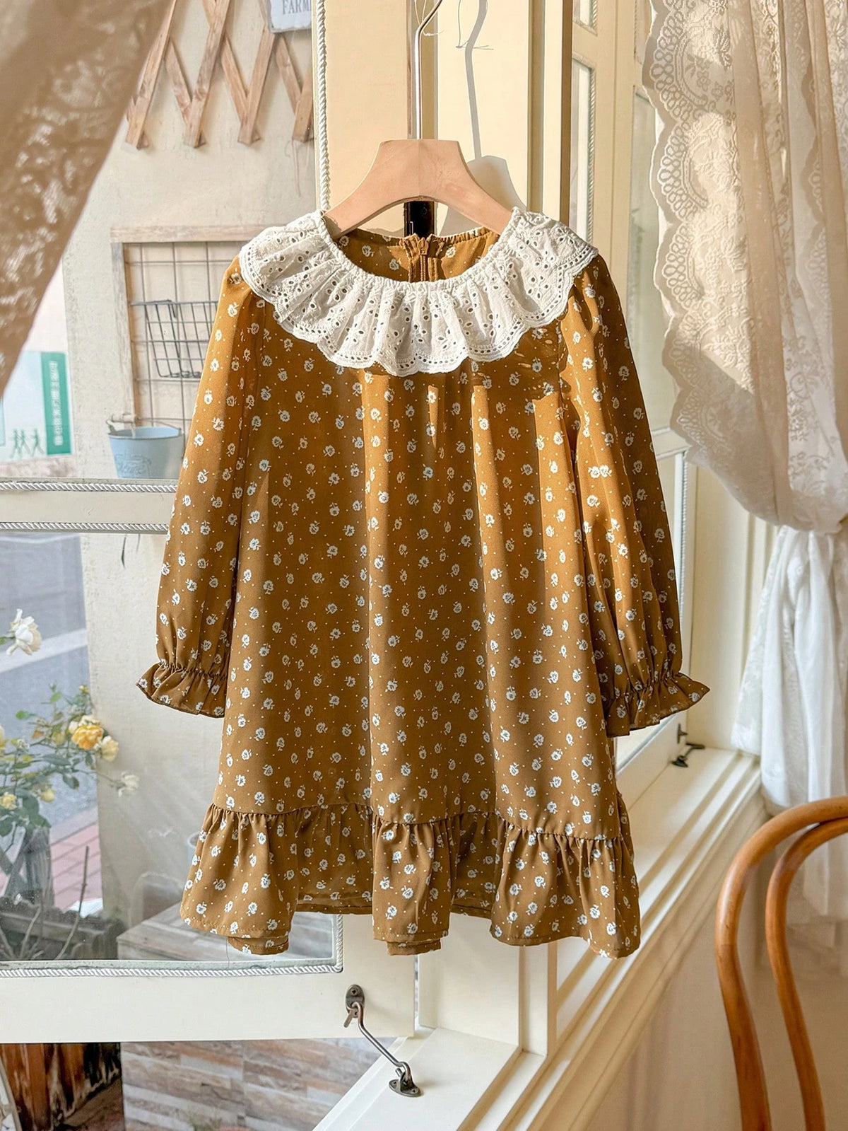 Blossori Young Girls' French Elegant White And Beige Floral Printed Round Neck Woven Dress, Spring/Summer