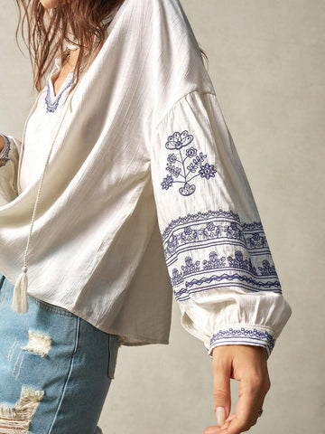 Women Loose Vacation Embroidered V Neck Lantern Sleeve