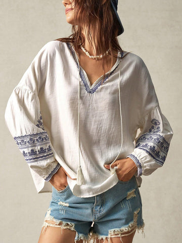 Women Loose Vacation Embroidered V Neck Lantern Sleeve