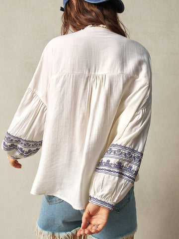 Women Loose Vacation Embroidered V Neck Lantern Sleeve