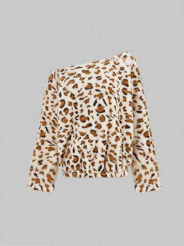 Women's Autumn/Winter Leopard Print Asymmetric Collar Teddy Fleece T-Shirt Graphic Cheetah Print Tees Women Tops